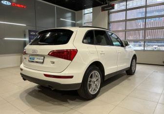 Подержанный автомобиль Audi Q5 2011 года (4 фото)