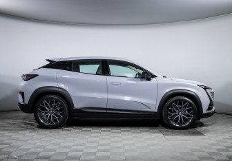 Подержанный автомобиль Changan UNI-T 2023 года (4 фото)