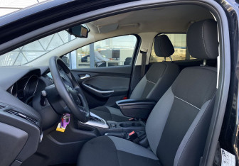 Подержанный автомобиль Ford Focus Wagon 2013 года (17 фото)