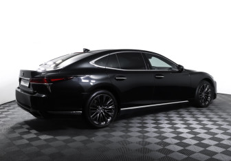 Подержанный автомобиль Lexus LS 2018 года (5 фото)