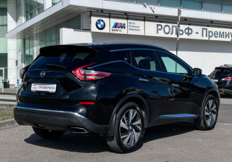 Подержанный автомобиль Nissan Murano Suv 2022 года (5 фото)