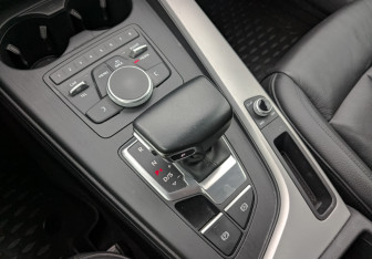 Подержанный автомобиль Audi A4 Sedan 2019 года (21 фото)