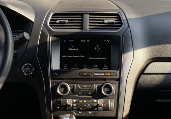Подержанный автомобиль Ford Explorer 2018 года (12 фото)