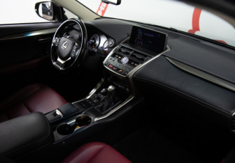 Подержанный автомобиль Lexus NX 2020 года (9 фото)