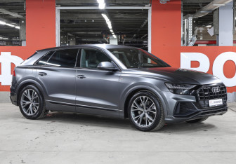Подержанный автомобиль Audi Q8 2019 года (3 фото)