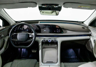 Подержанный автомобиль Exeed RX 2024 года (6 фото)