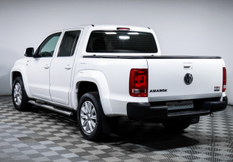 Подержанный автомобиль Volkswagen Amarok 2013 года (7 фото)