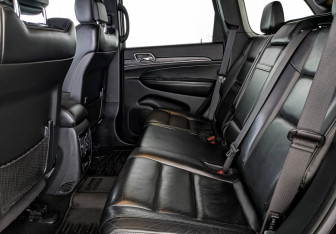 Подержанный автомобиль Jeep Grand Cherokee 2019 года (18 фото)
