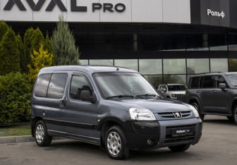 Подержанный автомобиль Peugeot Partner 2007 года (3 фото)