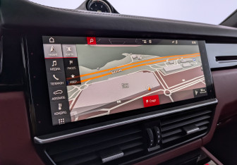 Подержанный автомобиль Porsche Cayenne 2018 года (30 фото)