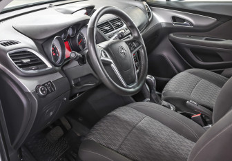 Подержанный автомобиль Opel Mokka 2015 года (15 фото)