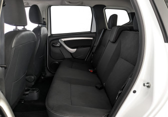 Подержанный автомобиль Nissan Terrano 2021 года (17 фото)