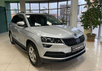 Подержанный автомобиль Skoda Karoq 2021 года (3 фото)