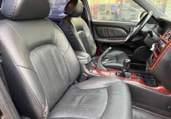 Подержанный автомобиль Hyundai Sonata 2008 года (10 фото)