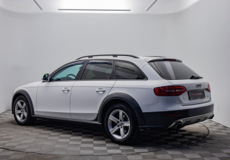 Подержанный автомобиль Audi A4 allroad 2013 года (3 фото)