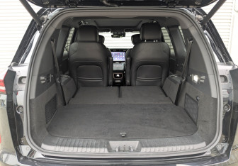 Подержанный автомобиль Exeed VX 2023 года (10 фото)