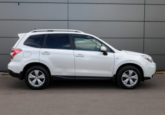 Подержанный автомобиль Subaru Forester Suv 2014 года (4 фото)