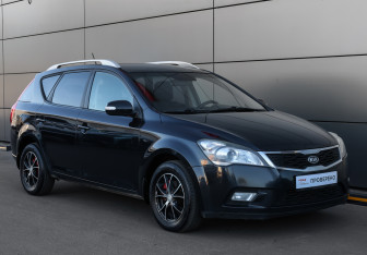 Подержанный автомобиль Kia Ceed Wagon 2010 года (9 фото)