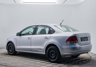 Подержанный автомобиль Volkswagen Polo Sedan 2014 года (3 фото)
