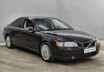 Подержанный автомобиль Volvo S60 2007 года (3 фото)