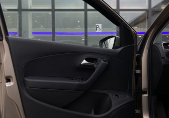 Подержанный автомобиль Volkswagen Polo Sedan 2018 года (16 фото)