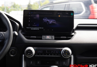 Подержанный автомобиль Toyota RAV4 2024 года (17 фото)
