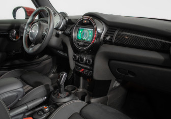 Подержанный автомобиль MINI Hatch 2020 года (9 фото)