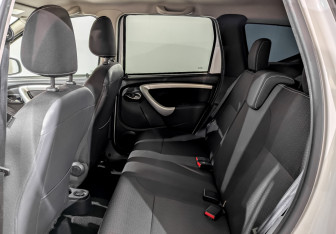 Подержанный автомобиль Nissan Terrano 2020 года (12 фото)