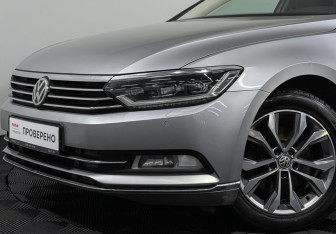 Подержанный автомобиль Volkswagen Passat Sedan 2019 года (18 фото)