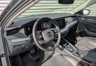 Подержанный автомобиль Skoda Octavia Liftback 2021 года (16 фото)