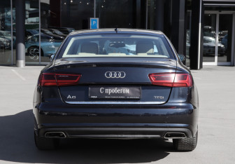 Подержанный автомобиль Audi A6 Sedan 2015 года (6 фото)
