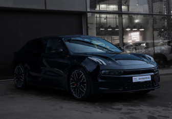 Подержанный автомобиль Zeekr 001 2023 года (3 фото)