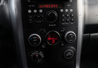 Подержанный автомобиль Suzuki Grand Vitara 2008 года (14 фото)
