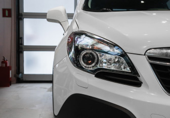 Подержанный автомобиль Opel Mokka 2014 года (21 фото)