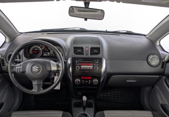 Подержанный автомобиль Suzuki SX4 Hatchback 2012 года (14 фото)