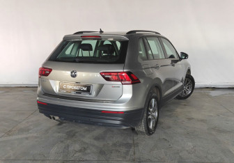 Подержанный автомобиль Volkswagen Tiguan 2020 года (6 фото)