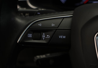 Подержанный автомобиль Audi Q8 2019 года (11 фото)