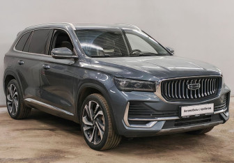 Подержанный автомобиль Geely Monjaro 2023 года (3 фото)