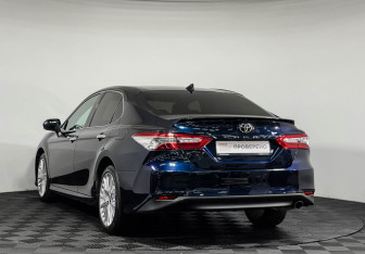Подержанный автомобиль Toyota Camry Sedan 2020 года (7 фото)