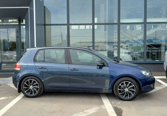 Подержанный автомобиль Volkswagen Golf Hatchback 2012 года (4 фото)