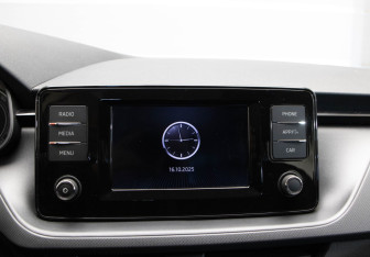 Подержанный автомобиль Skoda Rapid Liftback 2022 года (13 фото)