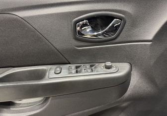 Подержанный автомобиль Renault Kaptur 2018 года (17 фото)