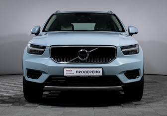 Подержанный автомобиль Volvo XC40 2019 года (2 фото)