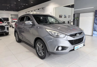 Подержанный автомобиль Hyundai ix35 2014 года (3 фото)