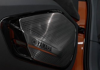 Подержанный автомобиль Zeekr 001 2023 года (22 фото)