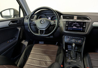 Подержанный автомобиль Volkswagen Tiguan 2018 года (29 фото)