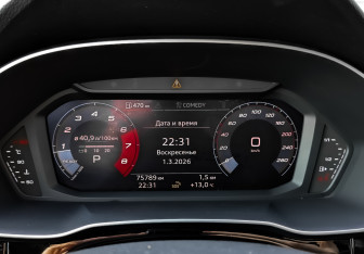 Подержанный автомобиль Audi Q3 2019 года (13 фото)