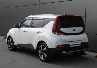 Подержанный автомобиль Kia Soul 2021 года (7 фото)