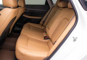 Подержанный автомобиль Hyundai Sonata 2021 года (11 фото)