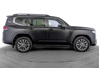 Подержанный автомобиль Toyota Land Cruiser Suv 2021 года (4 фото)
